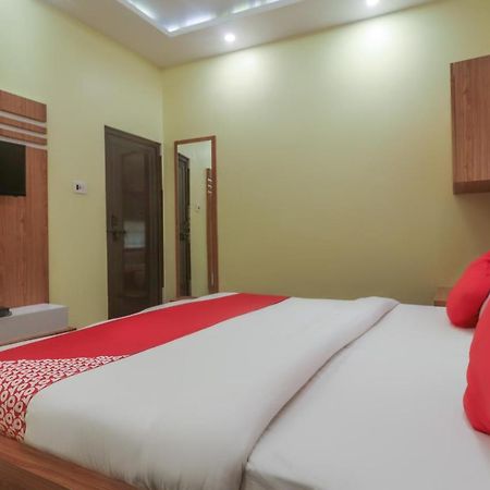 Oyo 60651 Hotel Arya Váránaszi Kültér fotó
