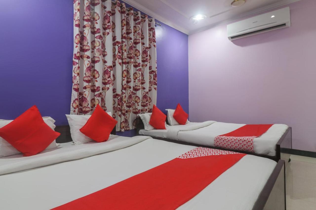 Oyo 60651 Hotel Arya Váránaszi Kültér fotó