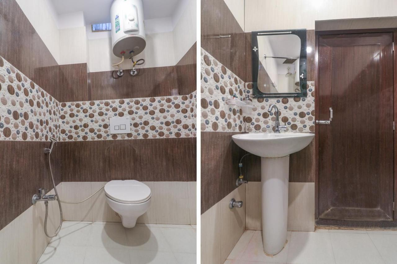 Oyo 60651 Hotel Arya Váránaszi Kültér fotó