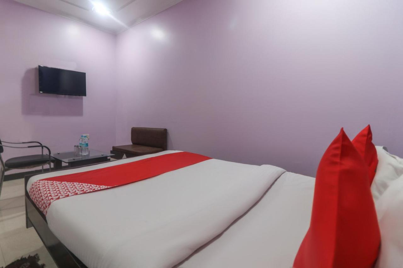Oyo 60651 Hotel Arya Váránaszi Kültér fotó