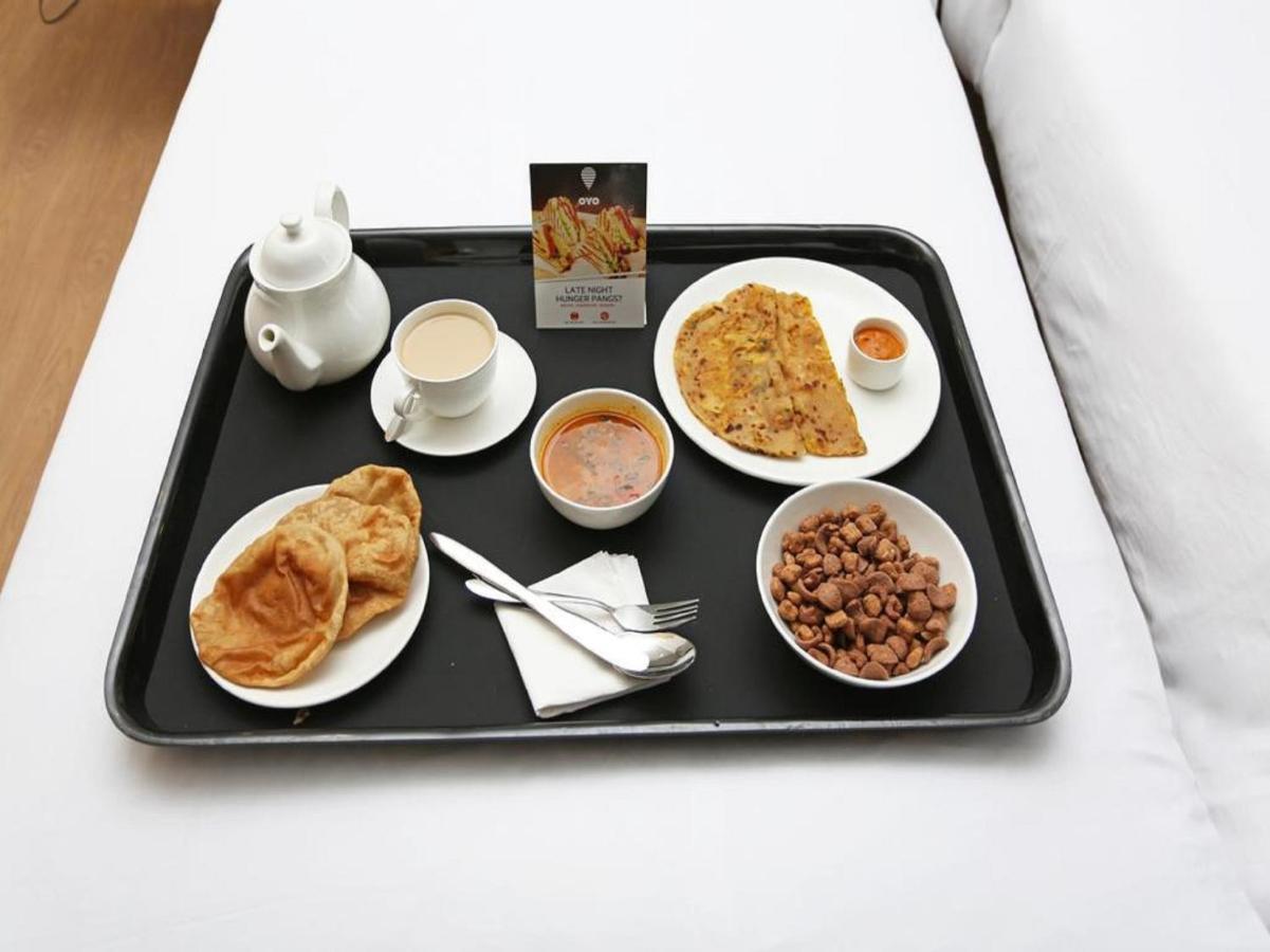 Oyo 60651 Hotel Arya Váránaszi Kültér fotó